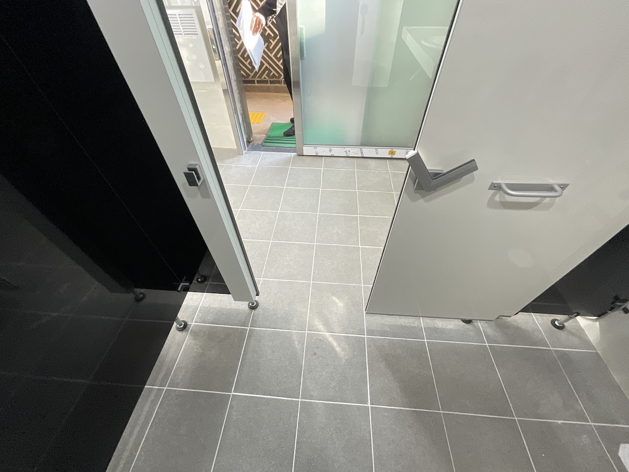 일반 및 장애인 등 이용가능 화장실