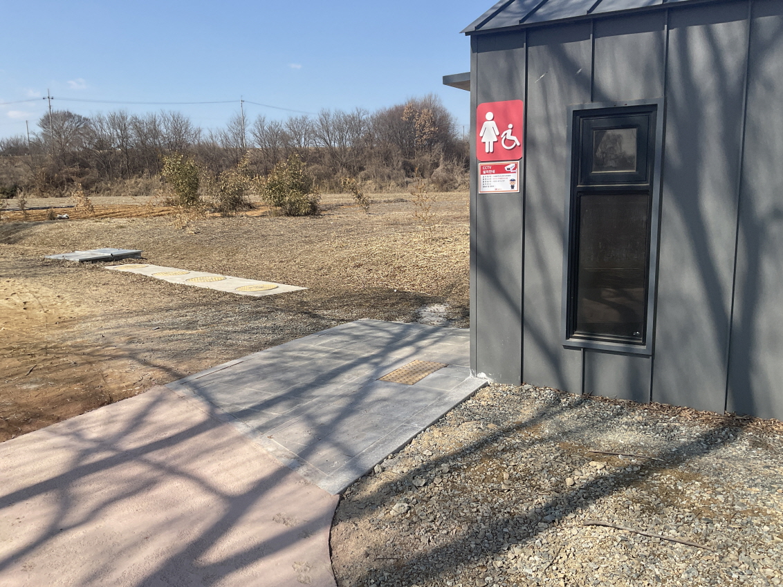 일반 및 장애인 등 이용가능 화장실