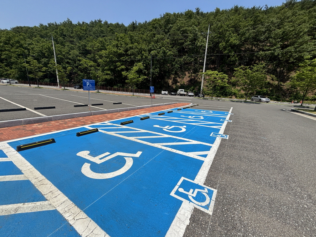 장애인주차장 