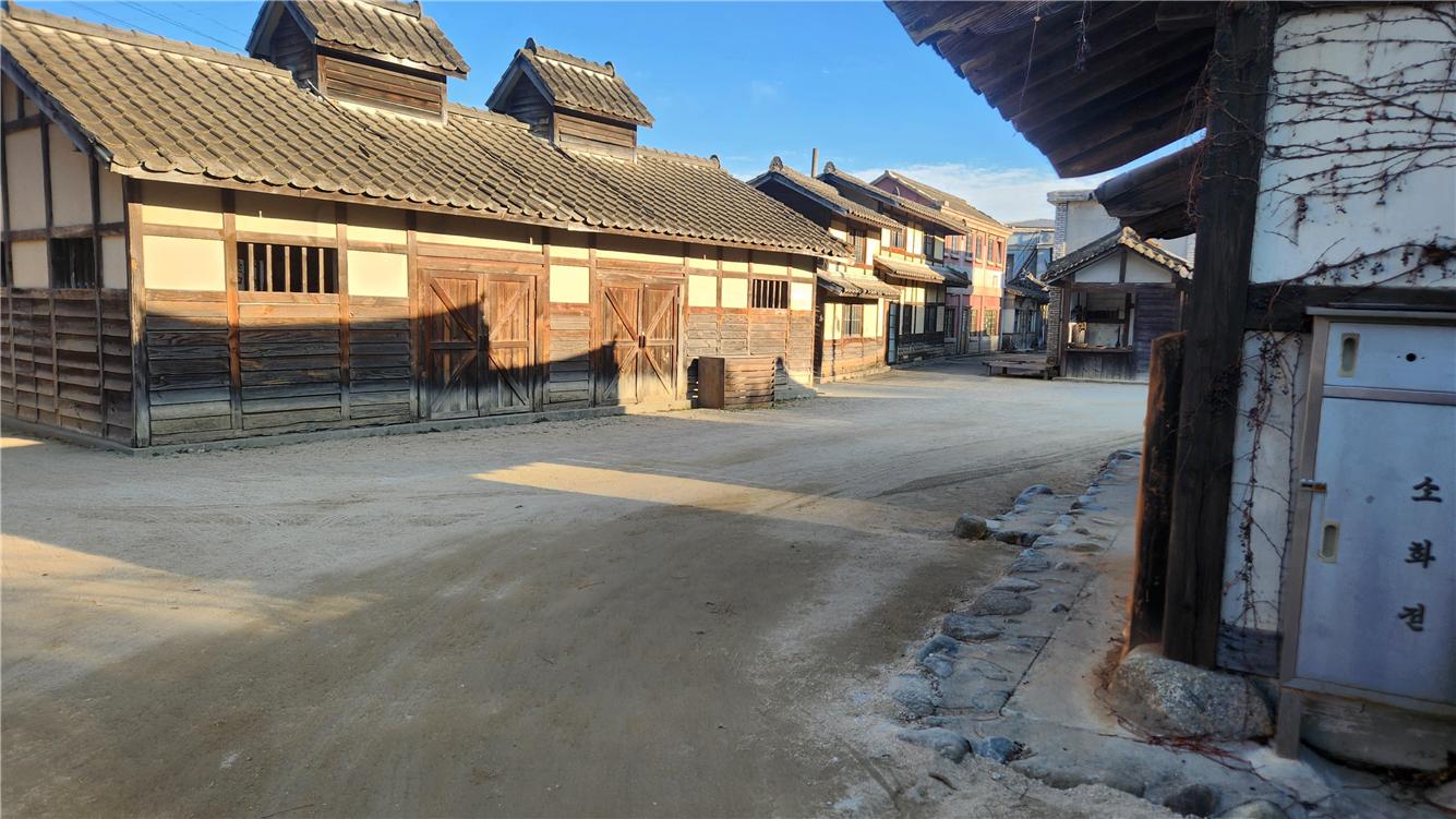 가호역 매표소 출구 좌측 보행로