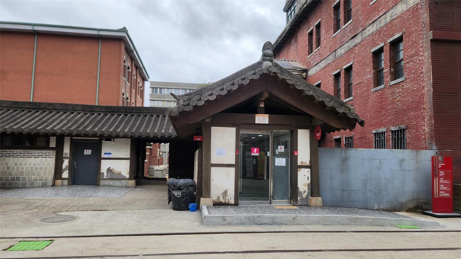 모노레일 승강장 방면 장애인 이용가능 화장실